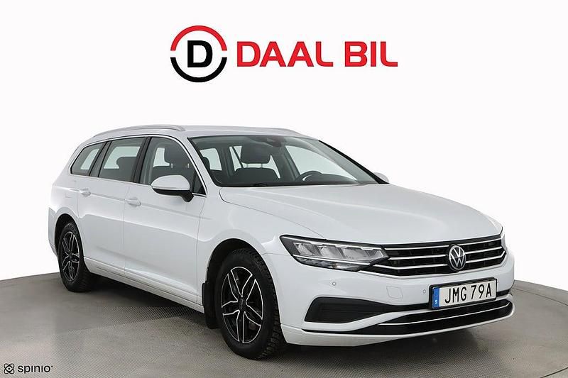 Begagnad VW Passat Comfortline 150 HK (110 kW) 2022 Vit Kombi