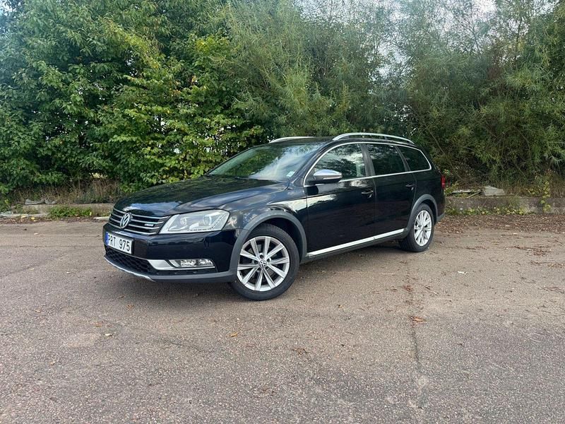 Svart Begagnad 2013 VW Passat Alltrack Kombi | 74 500 kr (Lite dyr) - Bild 1/4