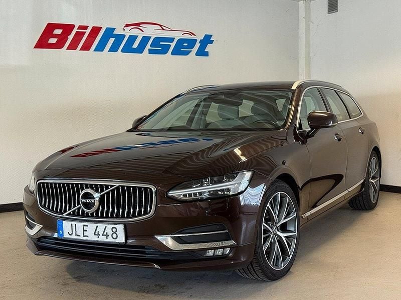 Mörkbrun (brun) Begagnad 2018 Volvo V90 Inscription Kombi | 195 000 kr (Marknadspris) - Bild 1/4