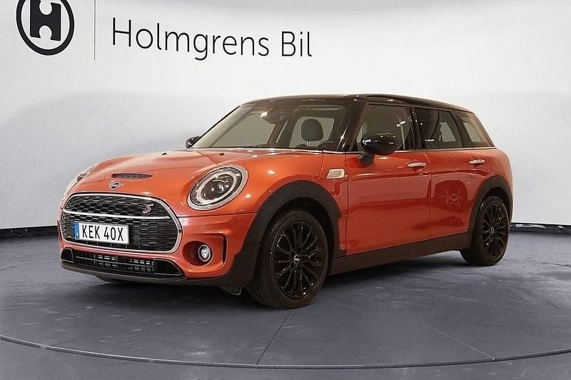 Röd Begagnad 2022 Mini Cooper S Clubman Kombi | 279 500 kr (Marknadspris) - Bild 1/4