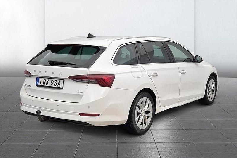 Begagnad Skoda Octavia Style 150 HK (110 kW) 2022 Vit Kombi