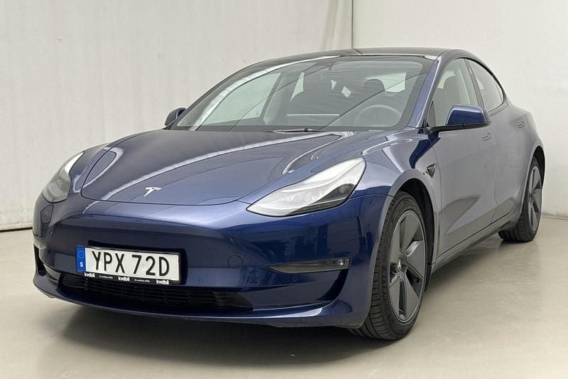 Blå Begagnad 2022 Tesla Model 3 Sedan | 285 000 kr (Bra pris) - Bild 1/4