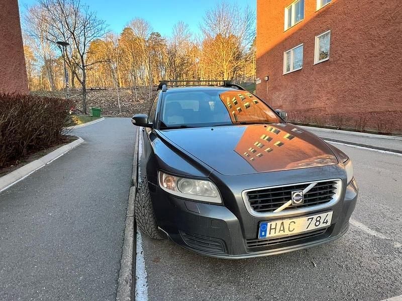 Begagnad 2008 Volvo V50 Kombi | 30 000 kr (Marknadspris) - Bild 1/4