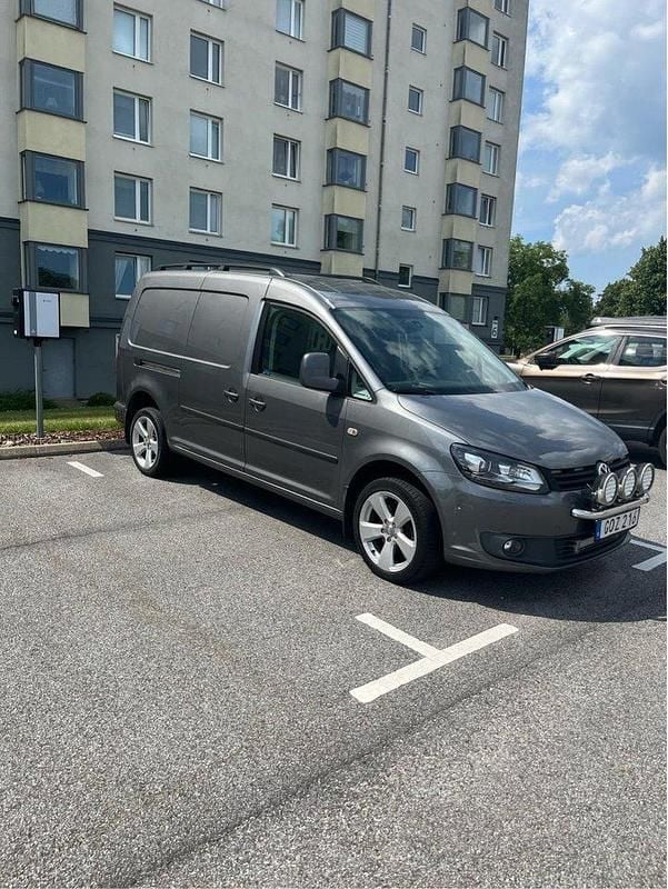 Grå Begagnad 2015 VW Caddy Maxi Minibuss | 93 000 kr (Bra pris) - Bild 1/3
