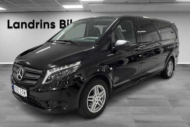 Obsidiansvart metallic Begagnad 2024 Mercedes Vito Van | 624 875 kr - Bild 1/4