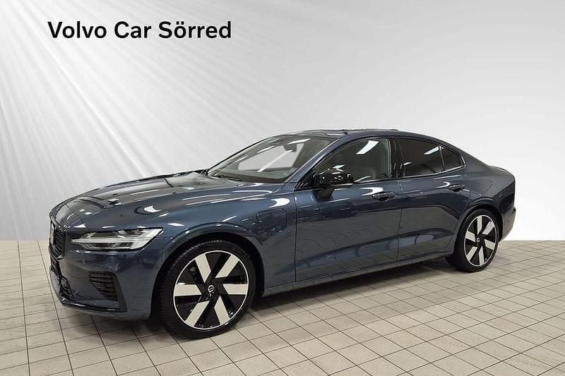 Blå Begagnad 2024 Volvo S60 Plus Sedan | 459 900 kr - Bild 1/3