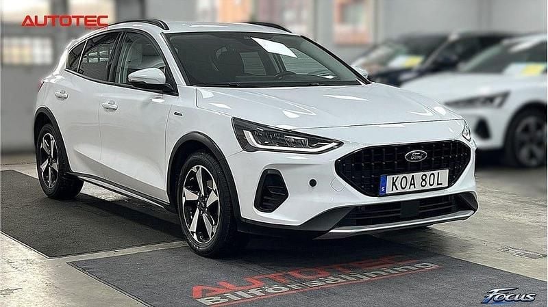 Begagnad Ford Focus Business Edition 125 HK (91 kW) 2023 Vit Halvkombi