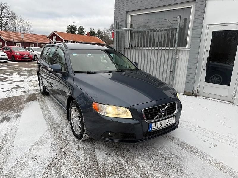 Blå metallic Begagnad 2009 Volvo V70 Momentum Kombi | 59 900 kr (Marknadspris) - Bild 1/4