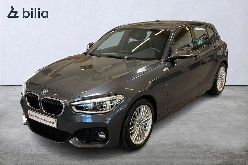 Grå Begagnad 2018 BMW 118 M Sport Halvkombi | 179 000 kr (Bra pris) - Bild 1/4