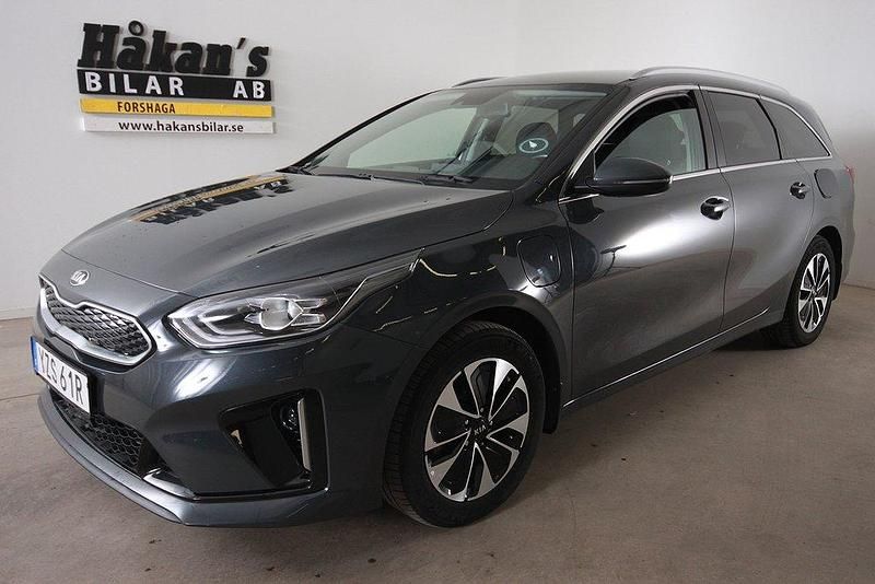 Grå Begagnad 2020 Kia Ceed Sportswagon Kombi | 219 500 kr (Marknadspris) - Bild 1/4