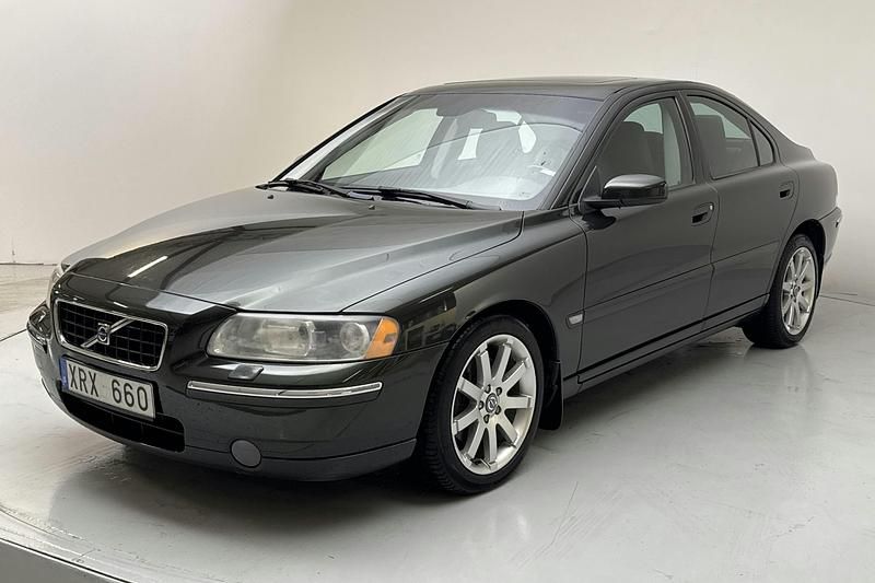 Mörkgrön Begagnad 2006 Volvo S60 Summum Sedan | 61 000 kr - Bild 1/4
