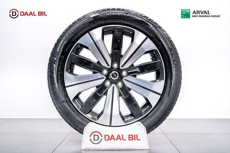 Begagnad Volvo XC40 Single Motor 175 kW (238 HK) 2022 Svart SUV