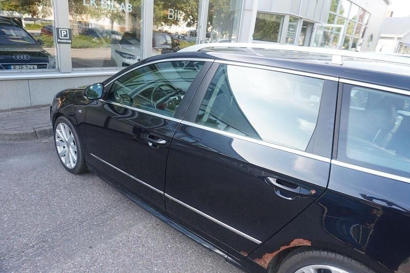 Svart Begagnad 2010 VW Passat R-line Kombi | 35 000 kr (Bra pris) - Bild 1/4
