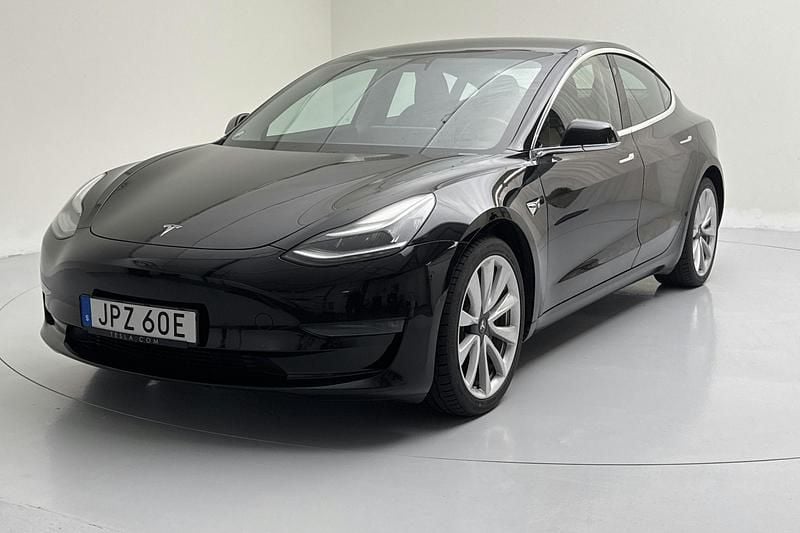 Svart Begagnad 2019 Tesla Model 3 Sedan | 262 000 kr (Marknadspris) - Bild 1/4