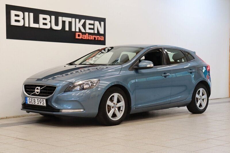 Blå Begagnad 2014 Volvo V40 Kinetic Kombi | 119 500 kr (Marknadspris) - Bild 1/4