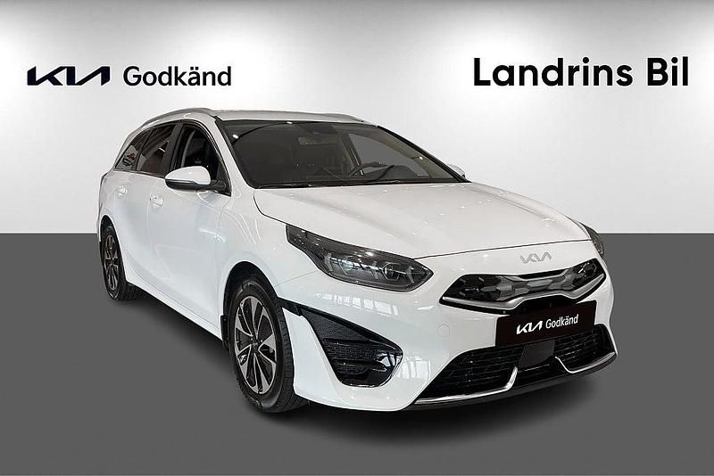 Begagnad Kia Ceed Sportswagon Advance 141 HK (103 kW) 2024 Vit Kombi