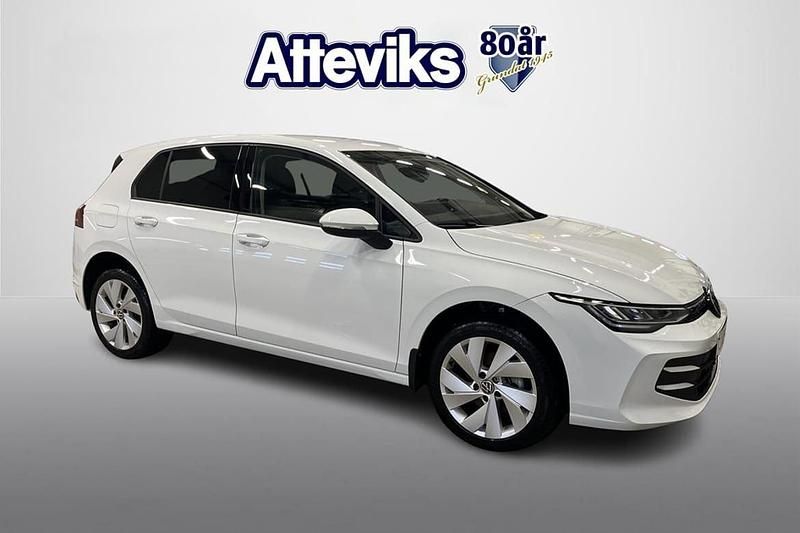 Vit Begagnad 2024 VW Golf VIII Edition Halvkombi | 299 900 kr (Marknadspris) - Bild 1/4