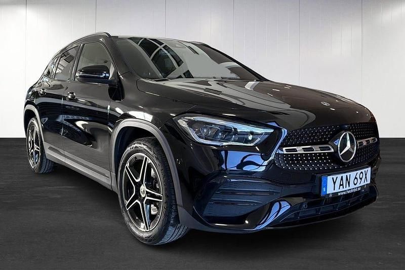 Begagnad Mercedes GLA250 AMG 218 HK (160 kW) 2023 Svart SUV