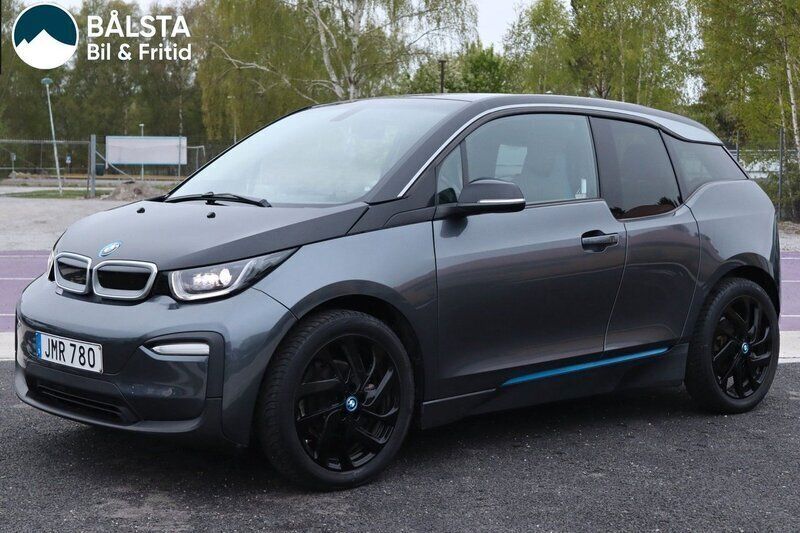 Grå Begagnad 2018 BMW i3 Comfort Edition Halvkombi | 159 800 kr (Marknadspris) - Bild 1/4