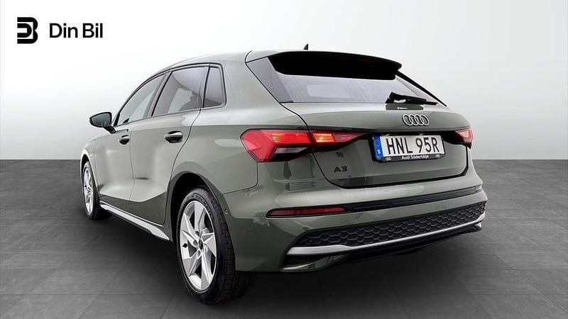 Begagnad Audi A3 Premium 150 HK (110 kW) 2025 Distriktgrön metallic Halvkombi