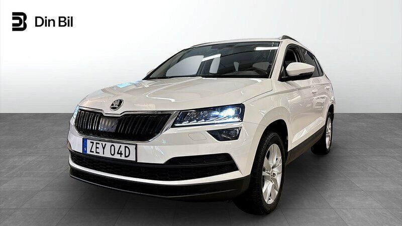 Vit (candy white) Begagnad 2021 Skoda Karoq Style SUV | 259 900 kr (Marknadspris) - Bild 1/4