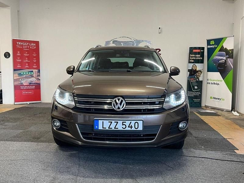 Brun Begagnad 2011 VW Tiguan Sportline SUV | 104 900 kr (Marknadspris) - Bild 1/4