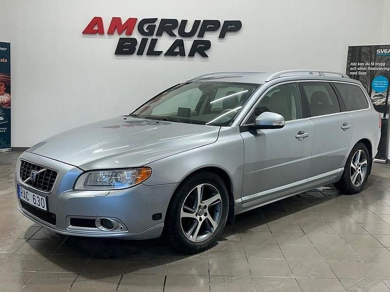 Begagnad Volvo V70 Summum 200 HK (147 kW) 2009 Silver Kombi
