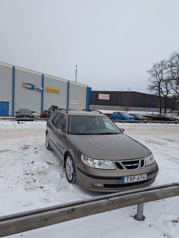 Begagnad Saab 9-5 Aero 250 HK (183 kW) 2003 Guldbrun Kombi