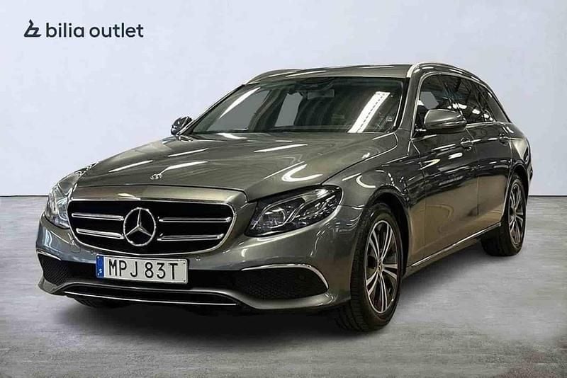 Grå Begagnad 2019 Mercedes E220 Kombi | 279 900 kr (Superpris) - Bild 1/1