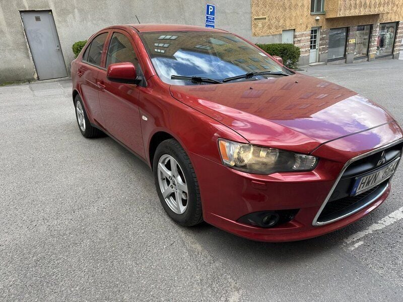 Röd Begagnad 2009 Mitsubishi Lancer Sportback Halvkombi | 69 900 kr (Dyr) - Bild 1/4