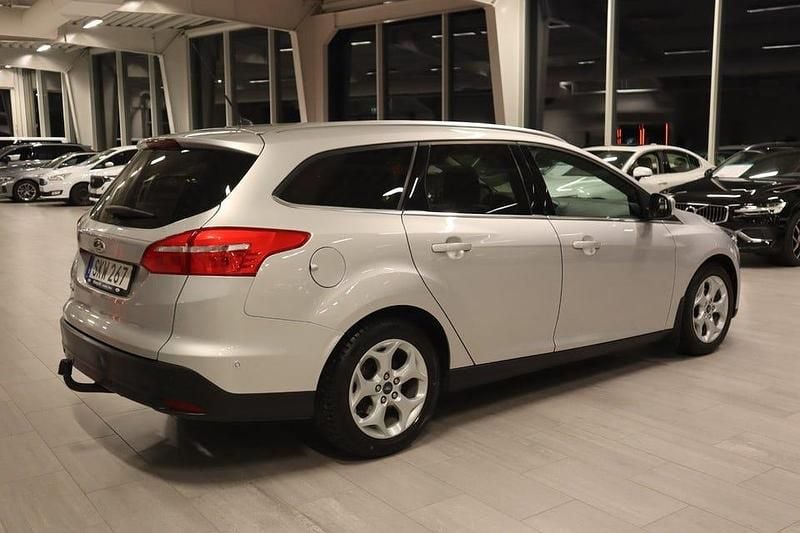 Begagnad Ford Focus Titanium 116 HK (85 kW) 2015 Grå Kombi