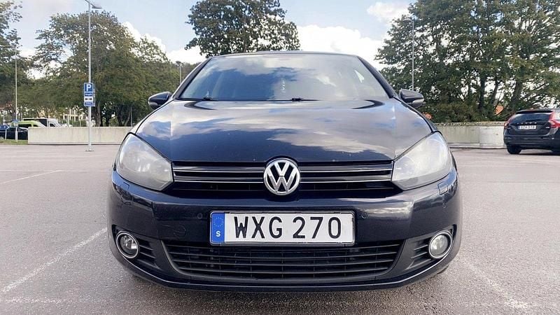 Svart Begagnad 2009 VW Golf VI Halvkombi | 35 000 kr (Bra pris) - Bild 1/4