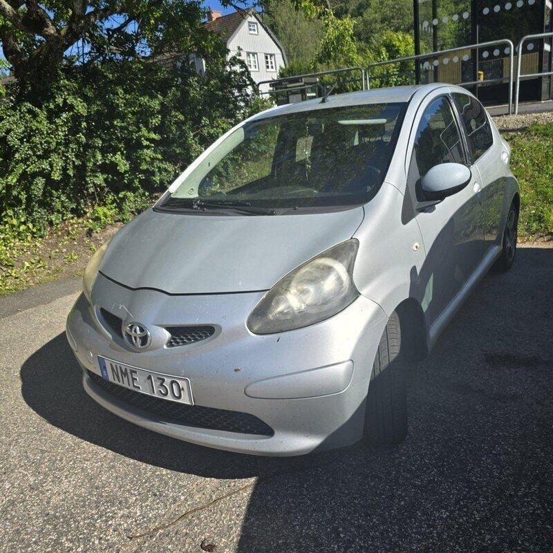 Silver Begagnad 2007 Toyota Aygo Halvkombi | 18 000 kr (Bra pris) - Bild 1/1