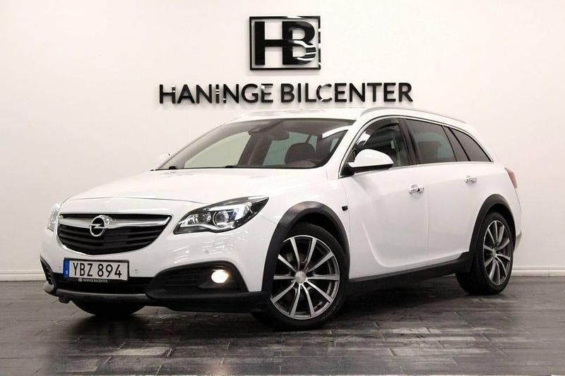 Vit Begagnad 2016 Opel Insignia Country Tourer Kombi | 139 900 kr (Marknadspris) - Bild 1/4