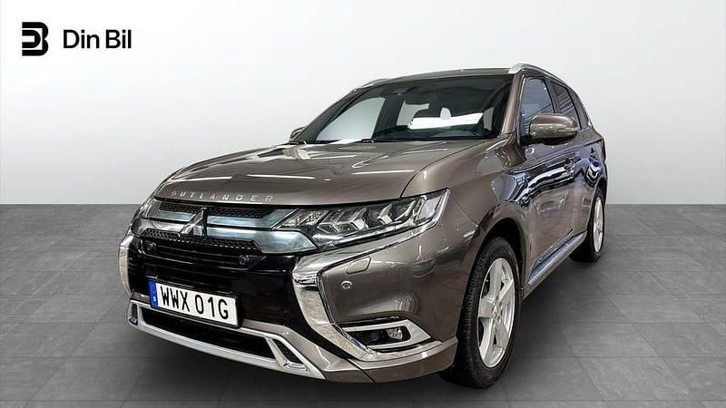 Brun Begagnad 2020 Mitsubishi Outlander SUV | 204 900 kr (Marknadspris) - Bild 1/4