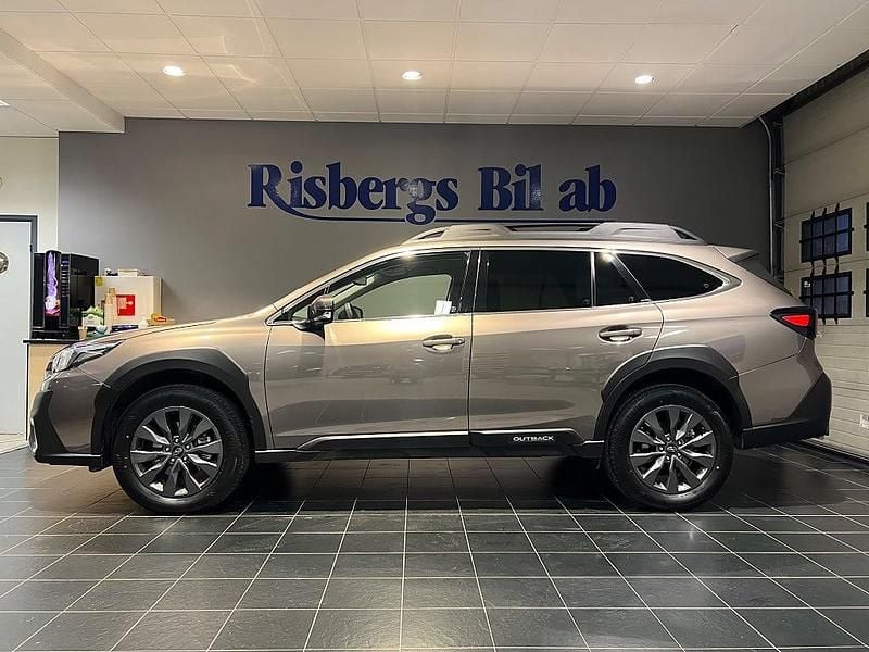 Brun Begagnad 2024 Subaru Outback Kombi | 389 900 kr (Bra pris) - Bild 1/4