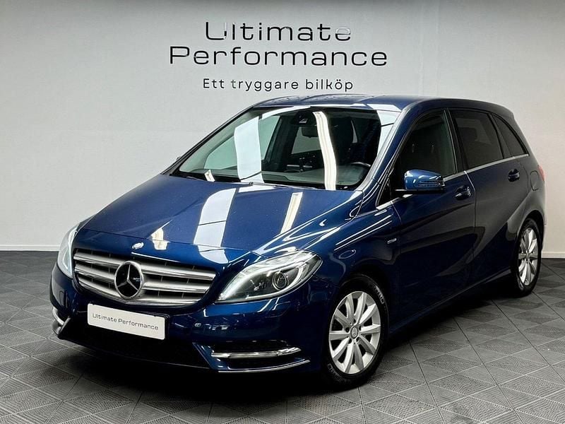 Blå Begagnad 2012 Mercedes B180 Minibuss | 79 000 kr (Marknadspris) - Bild 1/4