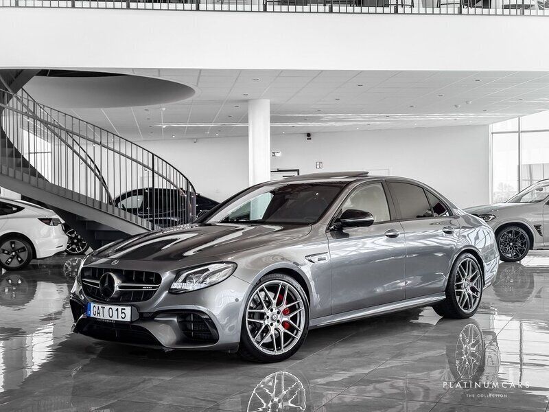 Grå Begagnad 2017 Mercedes E63S AMG AMG Sedan | 959 000 kr - Bild 1/4