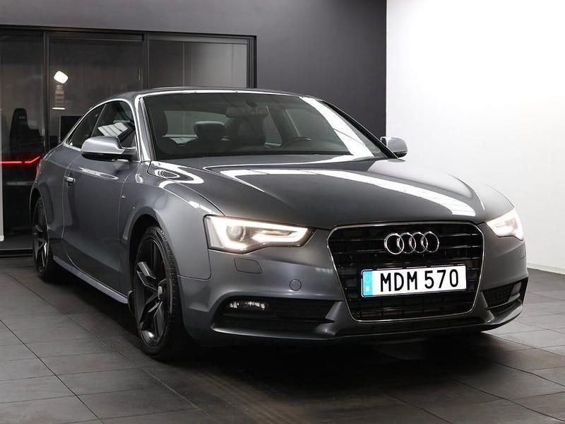 Begagnad Audi A5 S-Line 207 HK (152 kW) 2012 Grå Sportkupé