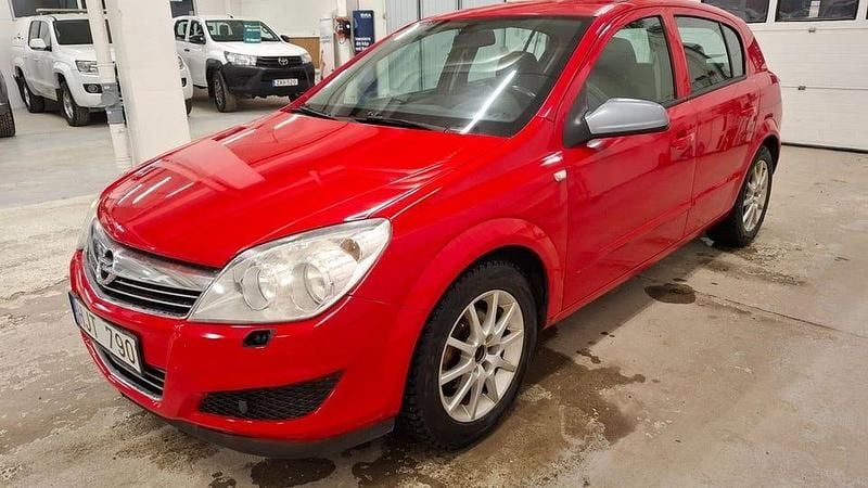 Röd Begagnad 2008 Opel Astra Halvkombi | 19 900 kr (Bra pris) - Bild 1/4