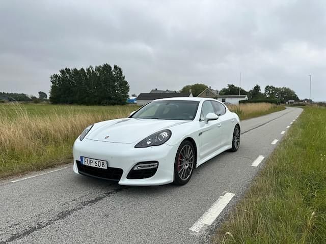 Vit Begagnad 2013 Porsche Panamera GTS Sedan | 299 000 kr (Bra pris) - Bild 1/4