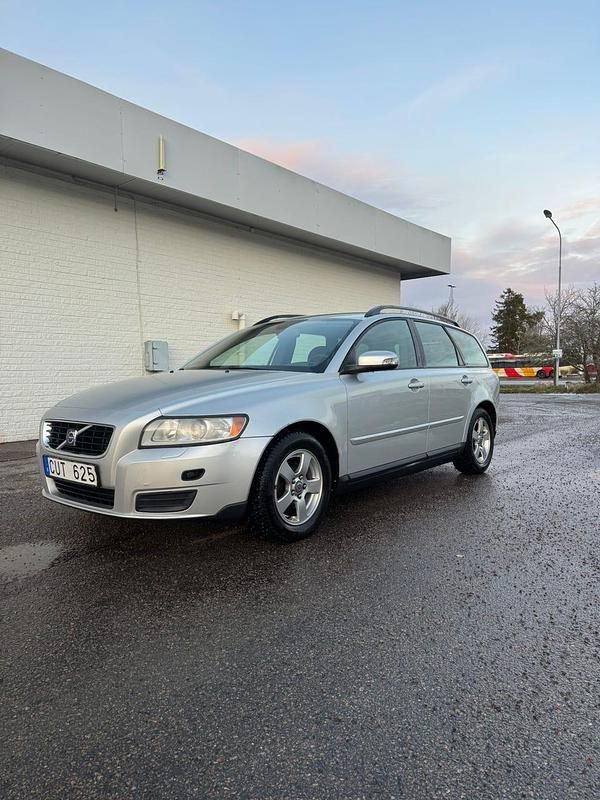 Begagnad 2009 Volvo V50 Kombi | 38 500 kr (Marknadspris) - Bild 1/4
