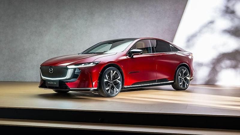 Ny Mazda 6e Takumi-Line 189 kW (258 HK) 2025 Soul red cerystal metallic (46v) Halvkombi