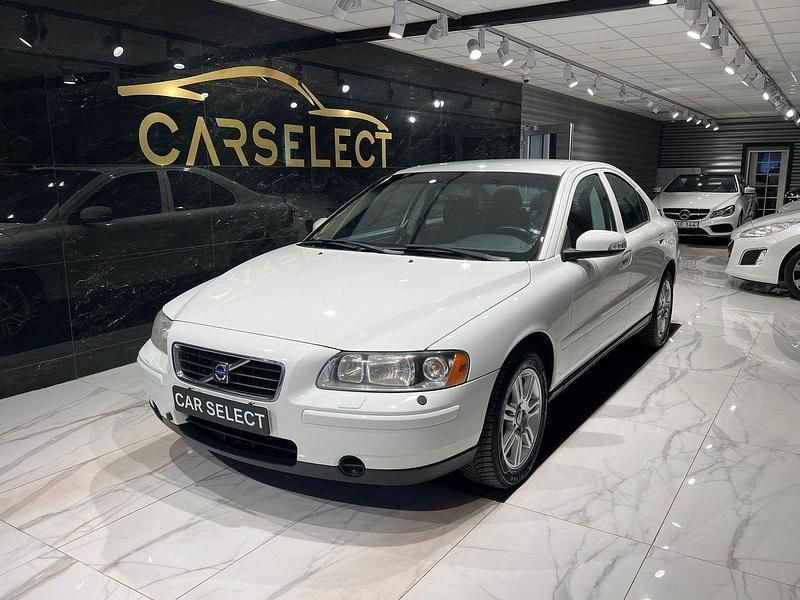Vit Begagnad 2008 Volvo S60 Kinetic Sedan | 49 900 kr - Bild 1/4