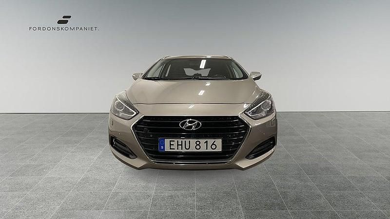 Begagnad Hyundai i40 141 HK (103 kW) 2016 Grå Kombi