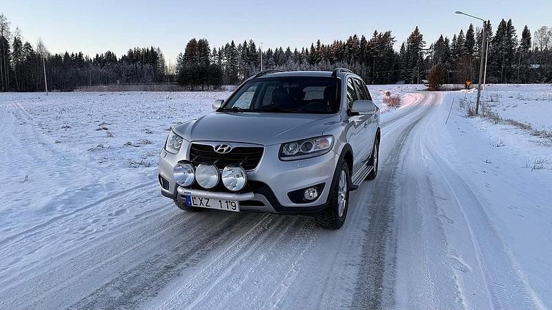 Silver Begagnad 2011 Hyundai Santa Fe SUV | 109 500 kr (Dyr) - Bild 1/4
