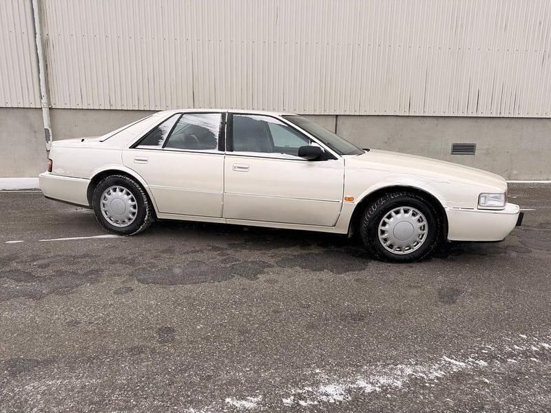 Begagnad Cadillac Seville STS 203 HK (149 kW) 1992 Vit