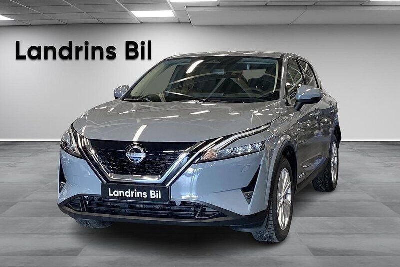 Ljusgrå (grå) Begagnad 2024 Nissan Qashqai N-Connecta SUV | 339 000 kr (Bra pris) - Bild 1/4