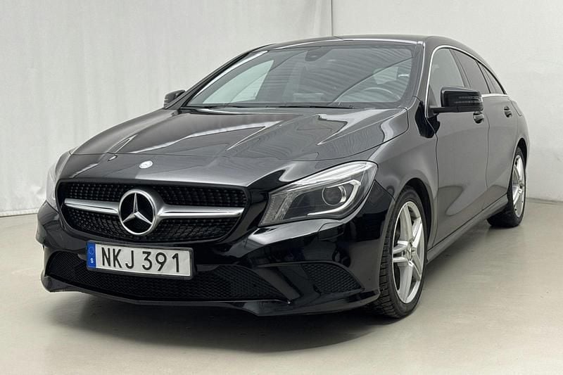 Svart Begagnad 2016 Mercedes CLA220 Shooting Brake Urban Kombi | 170 000 kr (Lite dyr) - Bild 1/4