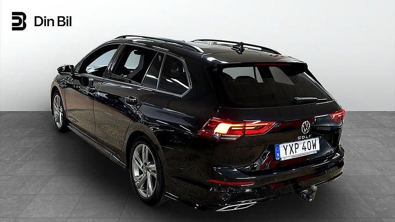 Begagnad VW Golf VIII R-line 150 HK (110 kW) 2021 Svart Kombi